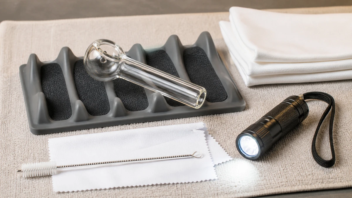 glass pipe cleaning kit drying inspection