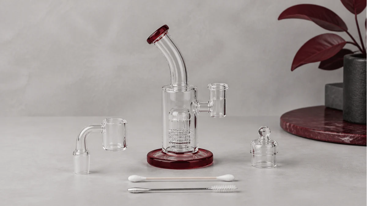 A cooled banger, cap and rig separated for routine cleanup