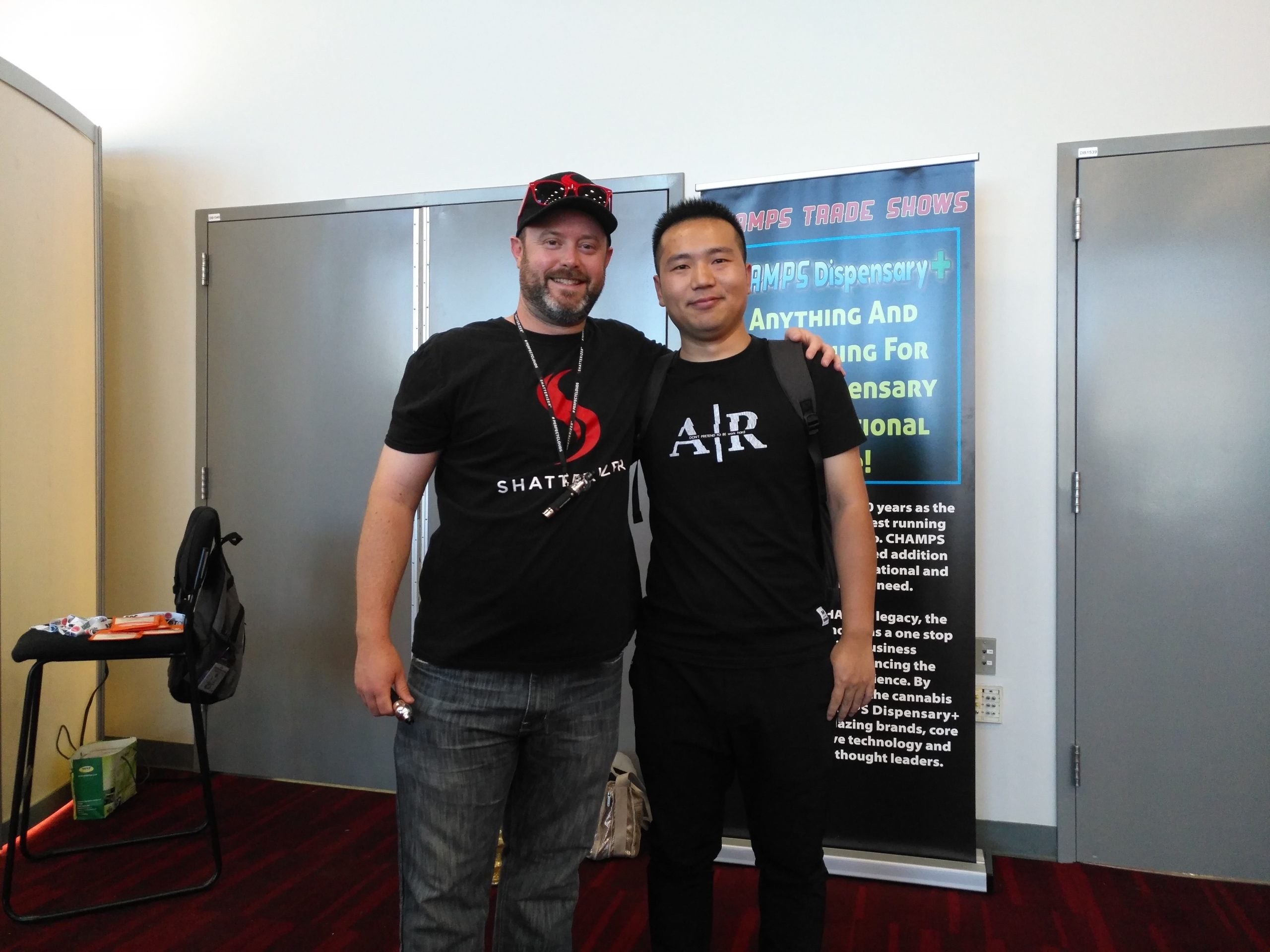 Shatterizer co-founder M*** meeting the AOVAPE team during the vaporizer project